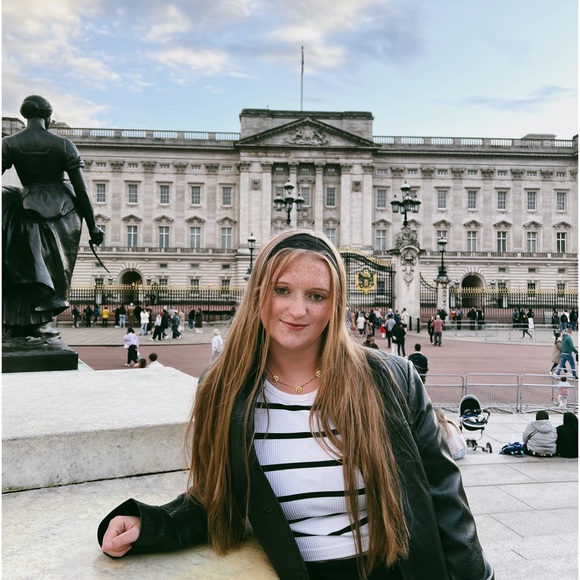 Meet your Posher, Emma - Picture 1 of 1